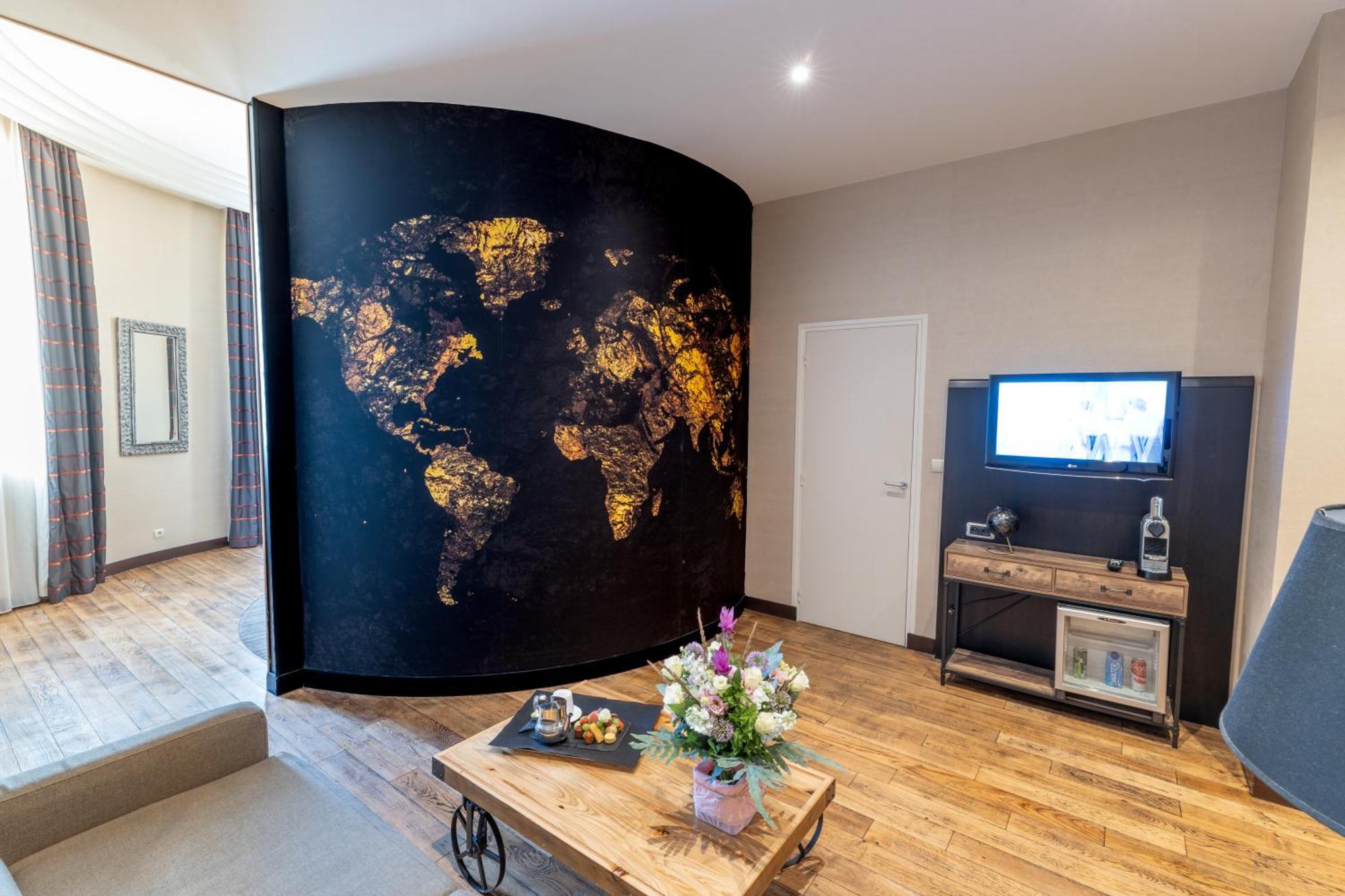 Mercure Centre Hotel 4*